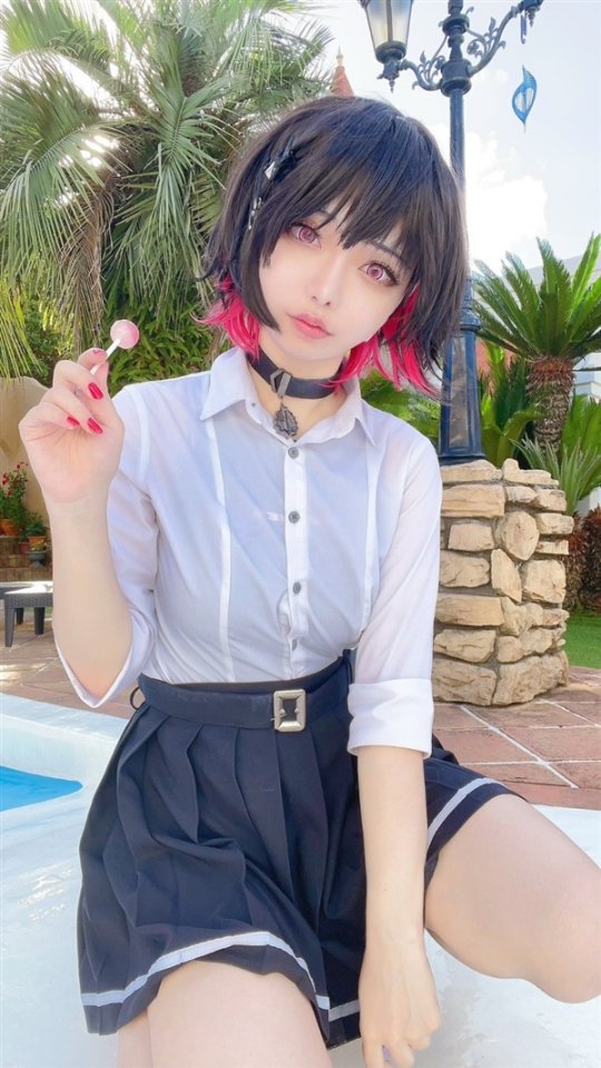 日本美女Cos《绝区零》简美图赏：性感还原 身材绝佳