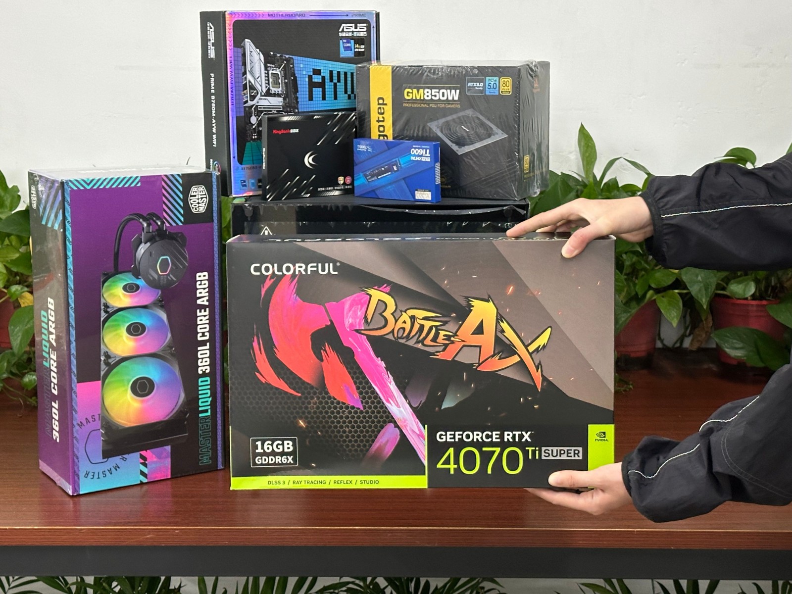 来3DM游戏APP，i7+4070Ti主机、百款游戏兑换码免费送！