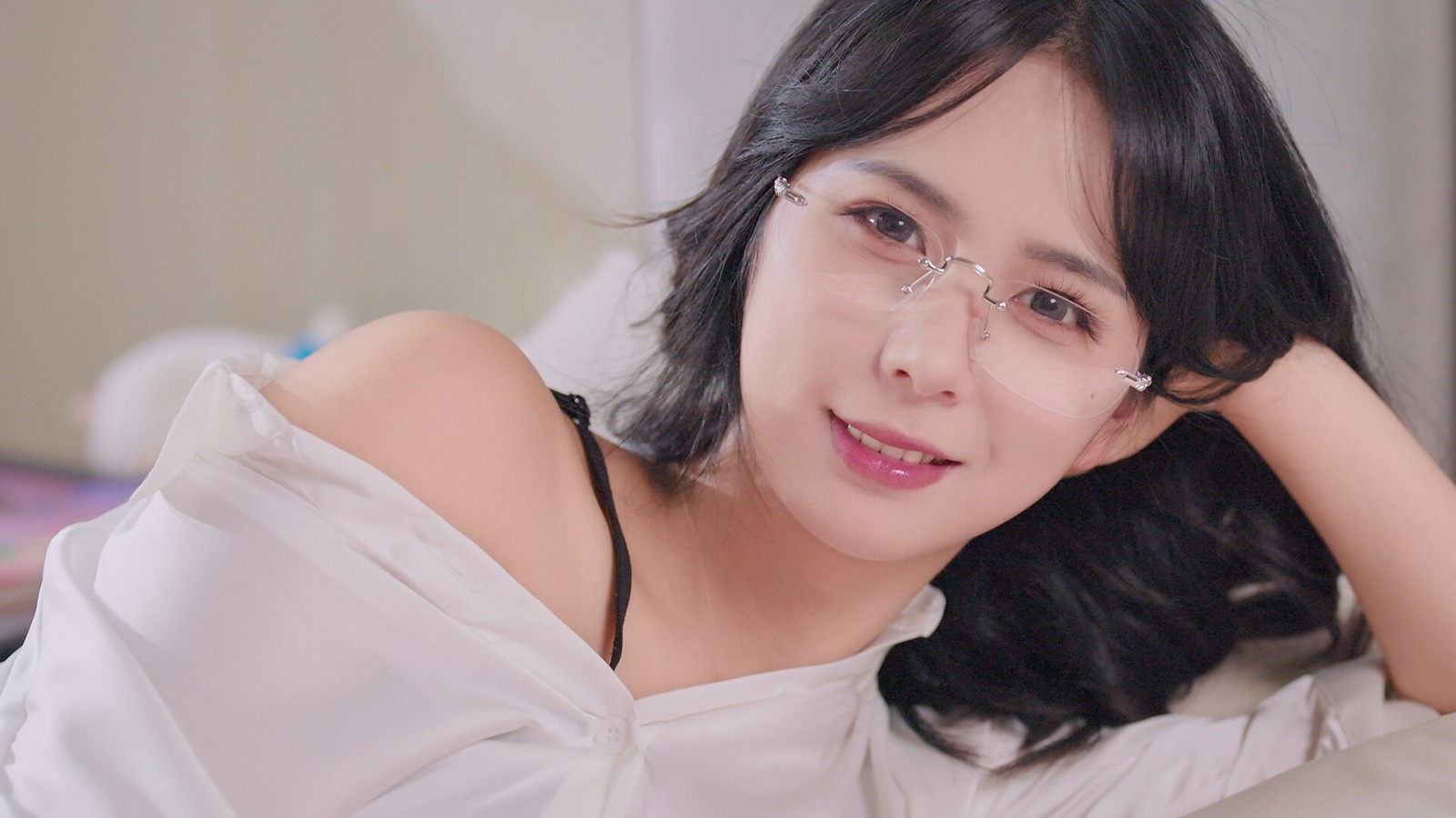 第一人称真人互动影游《我靠双修拯救世界》Steam页面上线 年内发售